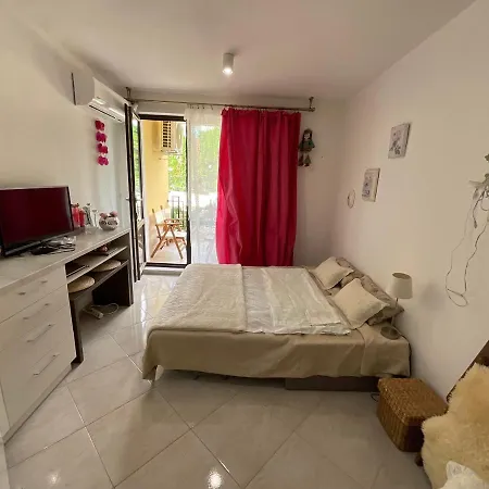 Апартаменти Horizon Gut Светий Влас